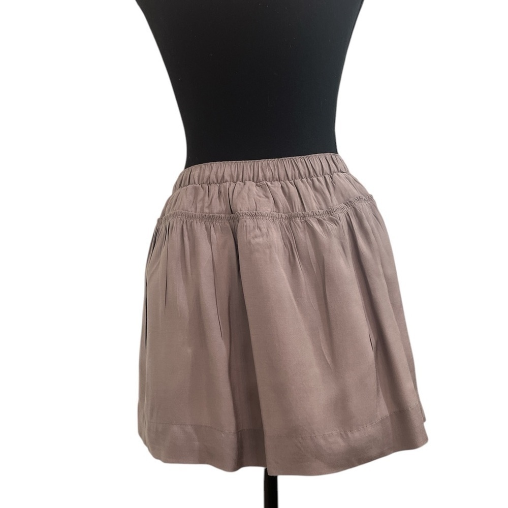 Abercrombie & Fitch Women’s Mini Skirt Elastic Waist Taupe Lined Size Medium - Picture 2 of 7